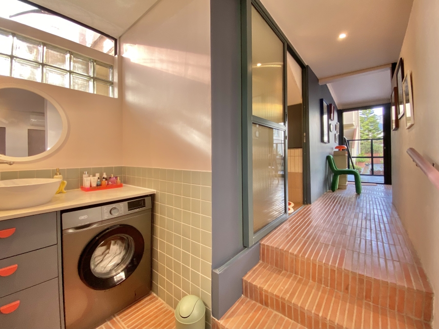 To Let 1 Bedroom Property for Rent in Tamboerskloof Western Cape